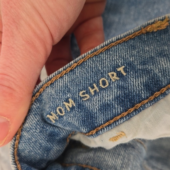 American Eagle Mom Shorts, Women's Size 2, Decent Condition - Picture 5 of 8